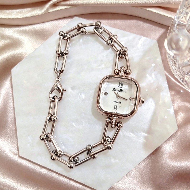 Niş, üst düzey kadın kol saati - High Jewelry Watches incelemesi ve fiyatı